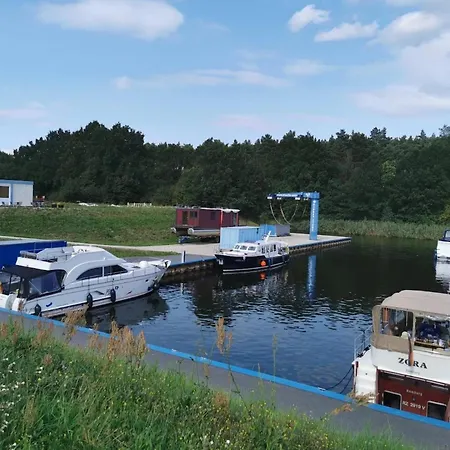 아파트 In Der Mecklenburger Seenplatte, Cleaning Included *