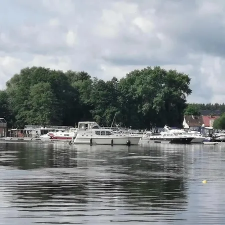 아파트 In Der Mecklenburger Seenplatte, Cleaning Included